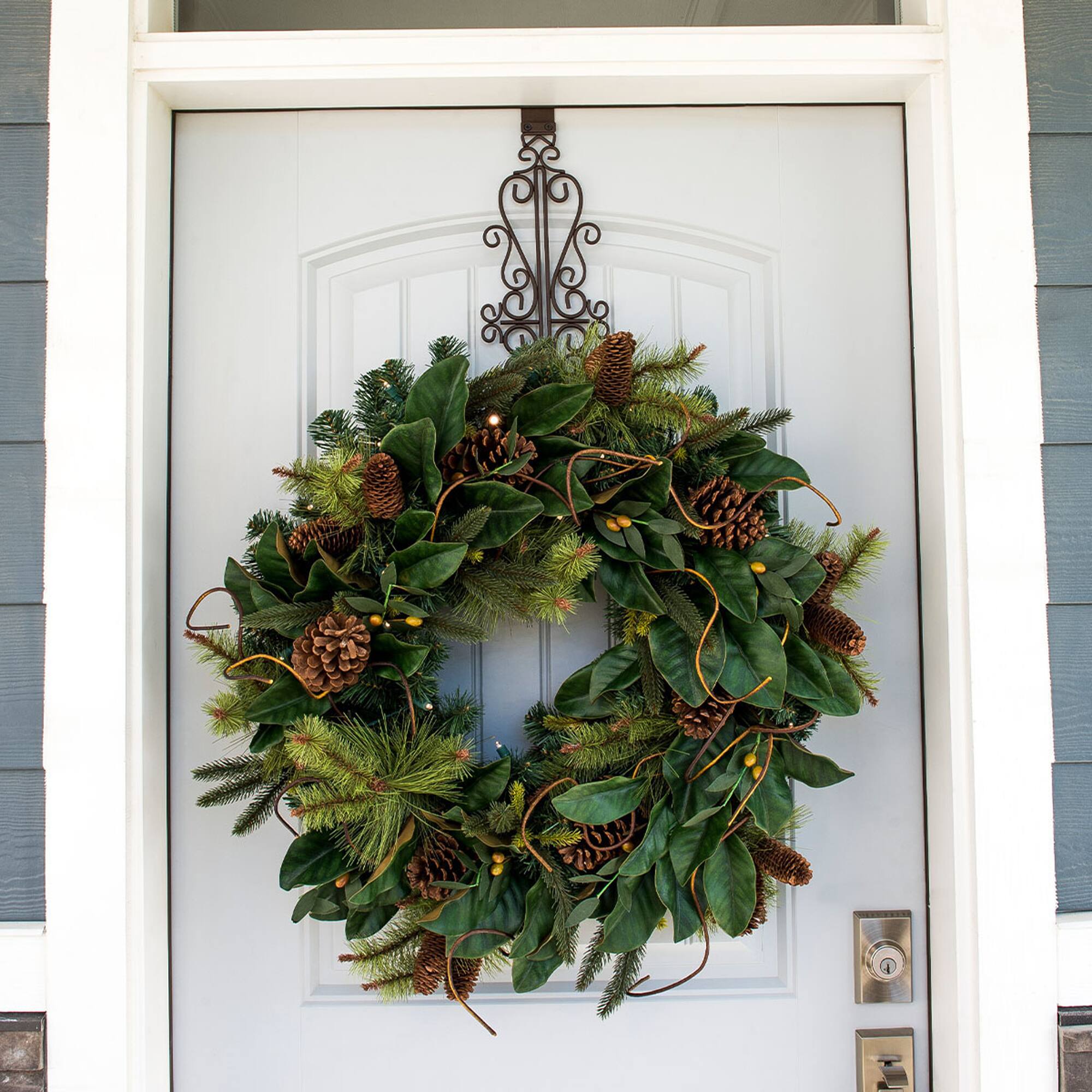 Village Lighting Adjustable Colonial Wreath Hanger